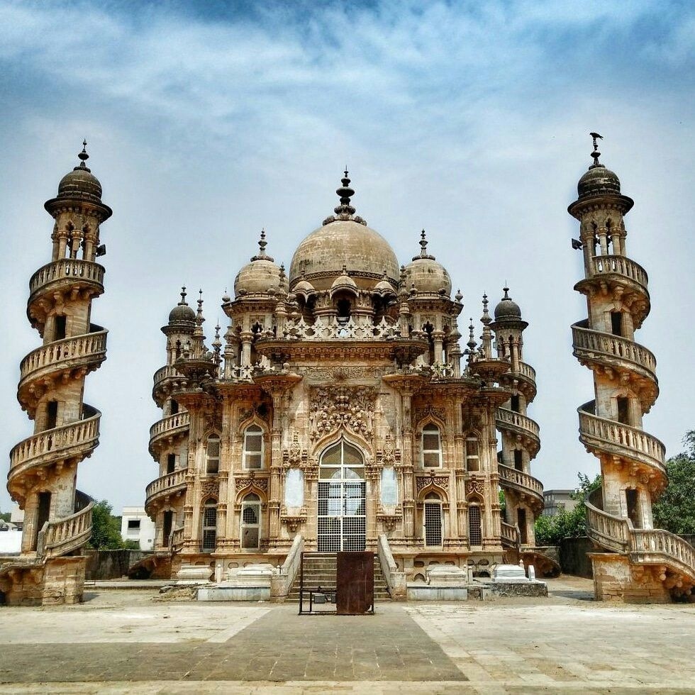 Mahabat Maqbara